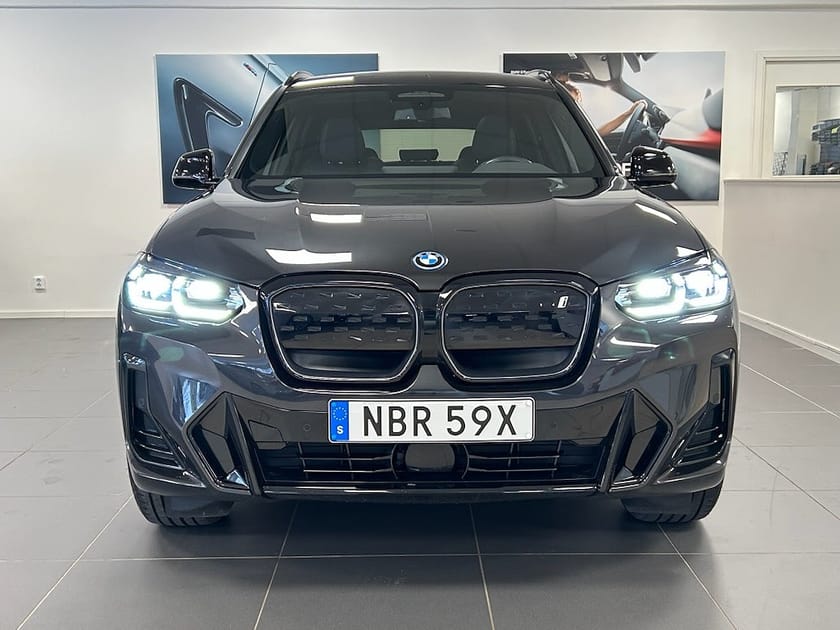 Bild 2 av BMW iX3 Charged Drag Park Assist Rattv Driving Assisant Pro