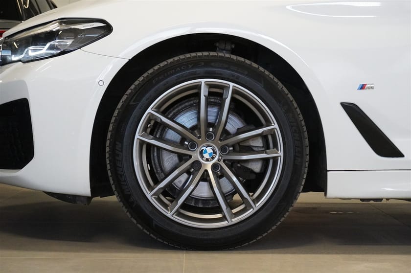 Bild 2 av BMW 520d xDrive Touring M Sport Värmare Drag Kamera Rattvärme