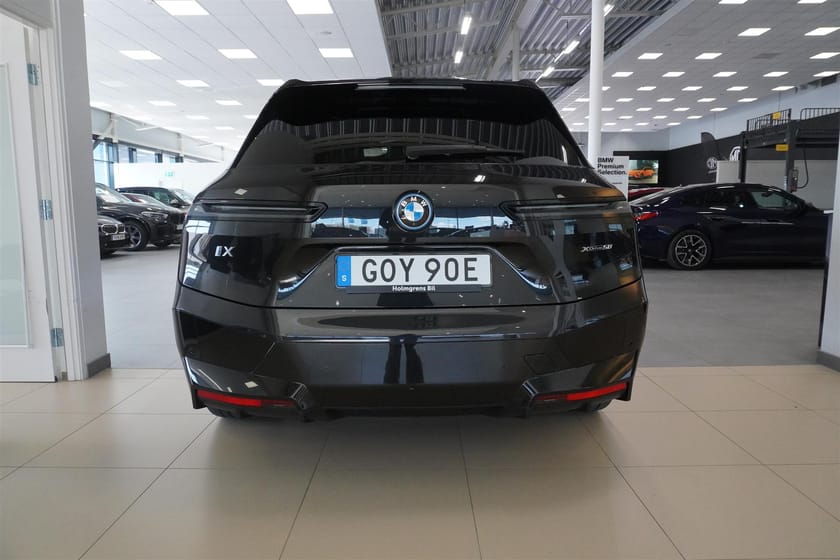 Bild 4 av BMW iX xDrive50 xDrive50, Panorama Bowers Wilkins Innovation Luftfjädring Drag Fullläder
