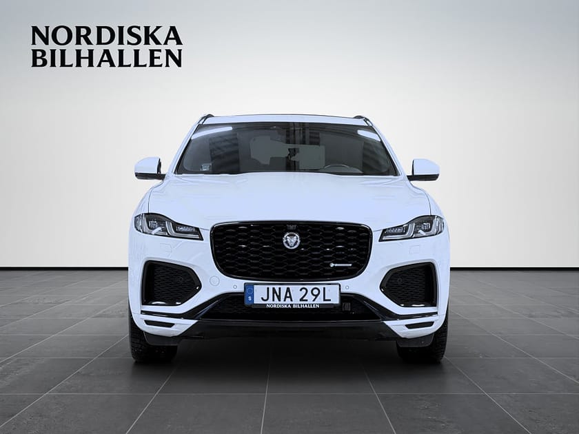 Bild 2 av Jaguar F-Pace P250 R-Dynamic Nyservad Pano Värmare Dragkrok
