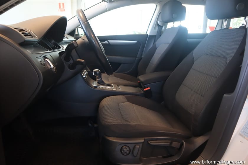 Bild 4 av Volkswagen Passat Variant GT 2.0 TDI BMT 4Motion 177hk Aut Drag Svensksåld