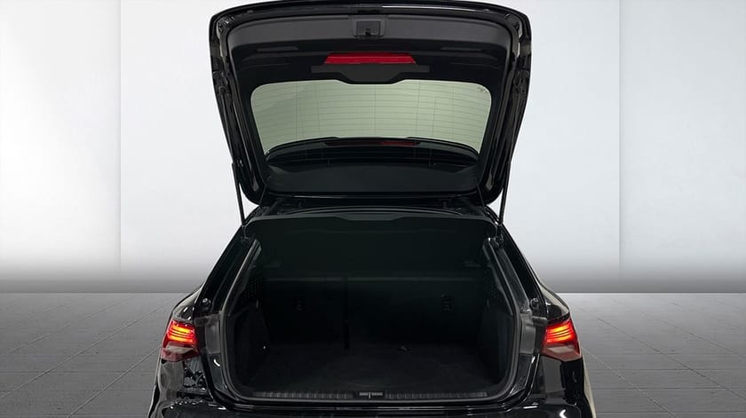 Bild 5 av Audi A3 Sportback 45 TFSI e S Line Komfort Black App+ Connect 245hk