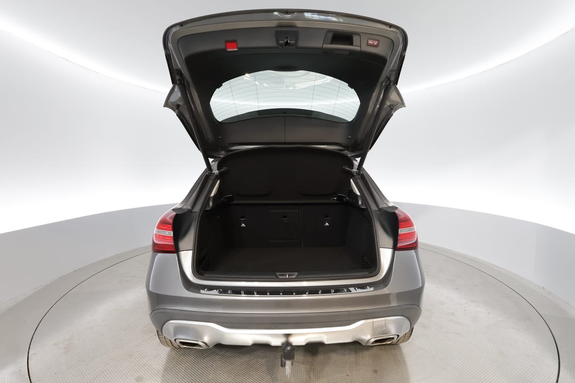 Mercedes-Benz GLA 2018 - miniatyr 16