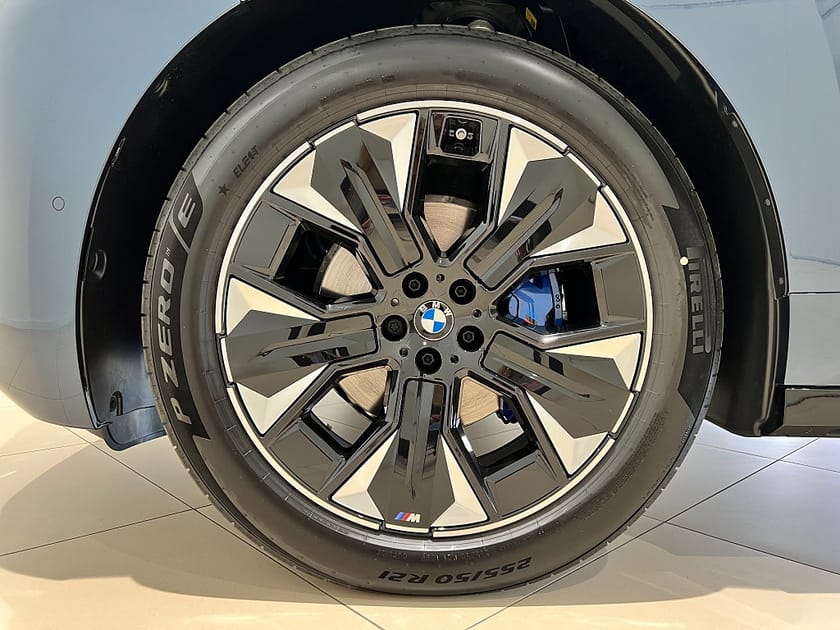 Bild 3 av BMW iX xDrive60 xDrive 60, M-Sport, Panorama, HK, Adpt Fart, Drag