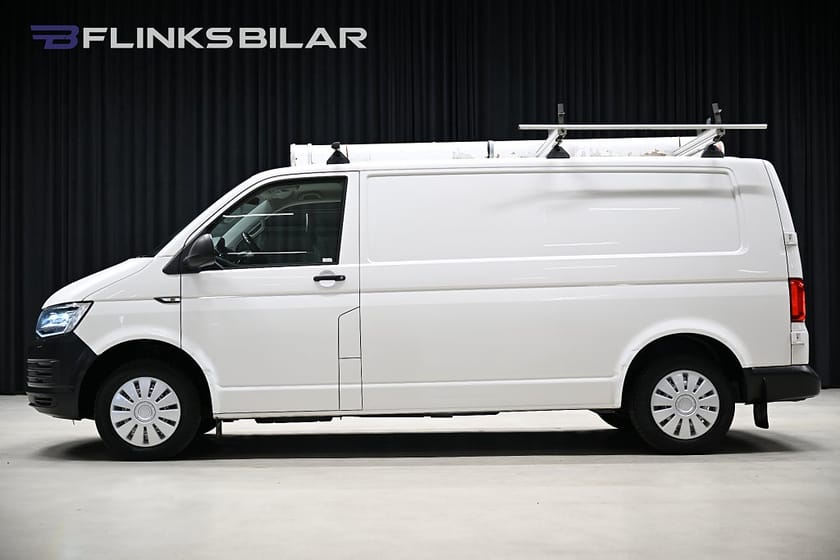 Bild 1 av Volkswagen Transporter 2.0 TDI 102HK L2 Lång|Drag|Dieselvärmare|LED|EnÄgare