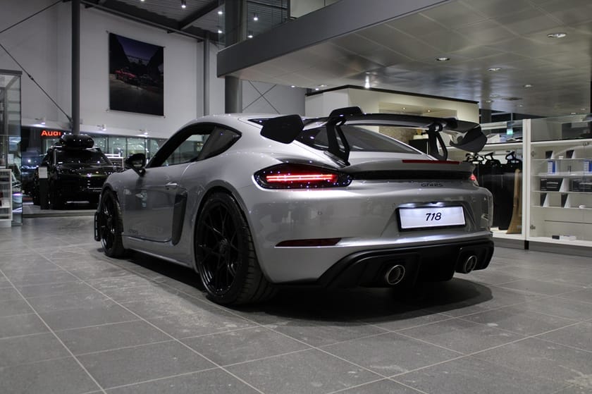 Bild 2 av Porsche 718 Cayman GT4 RS 