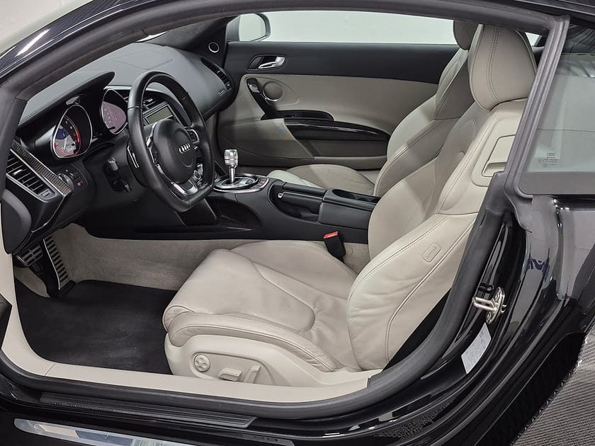 Bild 2 av Audi R8 Coupé COUPE QUATTRO V10 525HK 4x4 Carbon