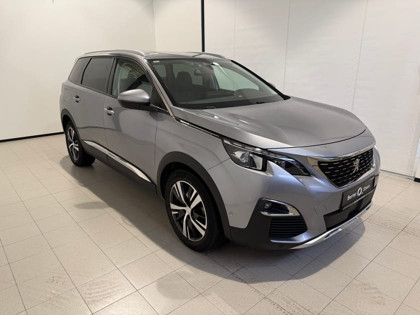 Bilde 2 av Peugeot 5008 7-Seater Allure 1.2 PureTech / ADAPTIVE CRUISE / 7-SETER