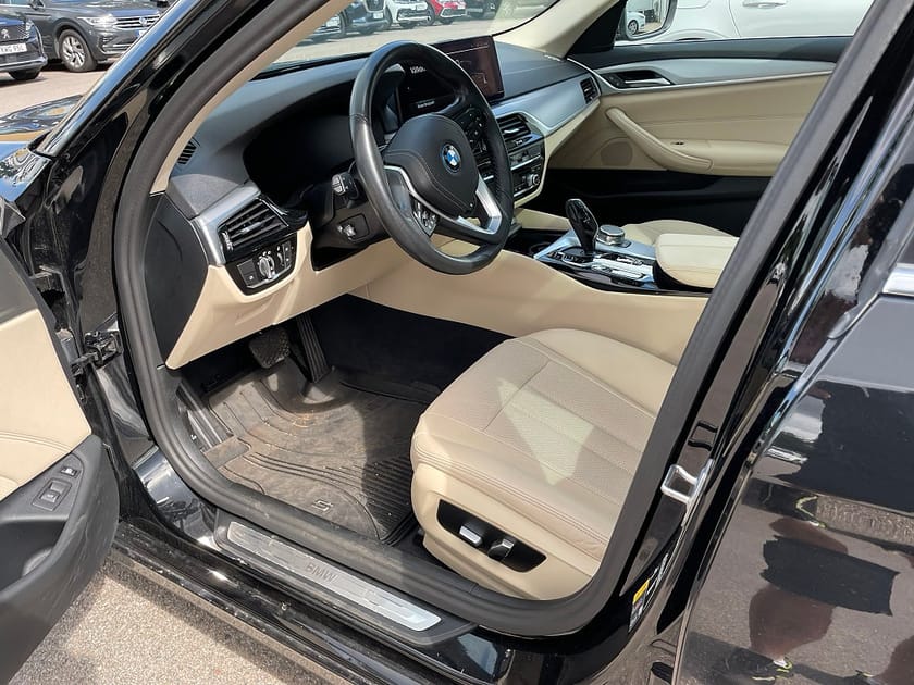 Bild 5 av BMW 530e Touring Plug in 292HK Läder Panorama