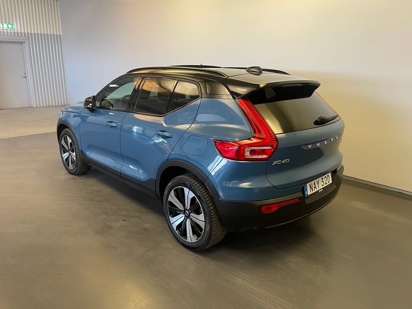 Bild 3 av Volvo XC40 Recharge Single Motor Ultimate / Tonade rutor / Panoramaglas tak / Navigation /