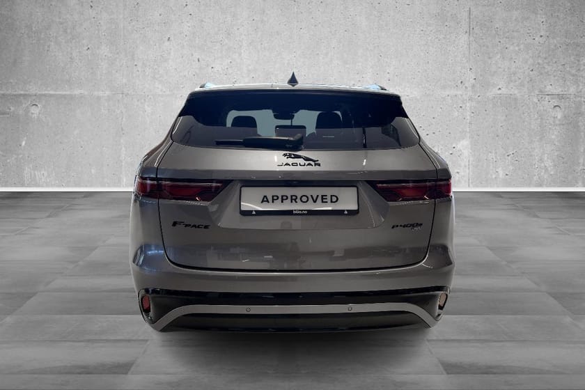 Bilde 4 av Jaguar F-Pace P400e PHEV AWD R-DYNAMIC SE