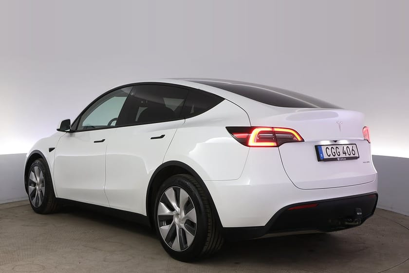 Bild 4 av Tesla Model Y Long Range AWD Autopilot Panorama Drag V-hjul