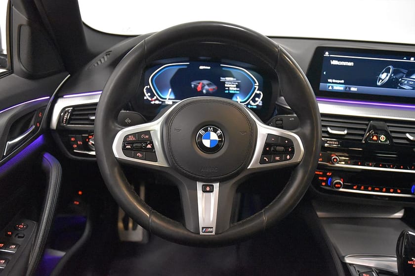 Bild 2 av BMW 530e xDrive iPerformance Sedan M Sport 360° Hifi Taklucka