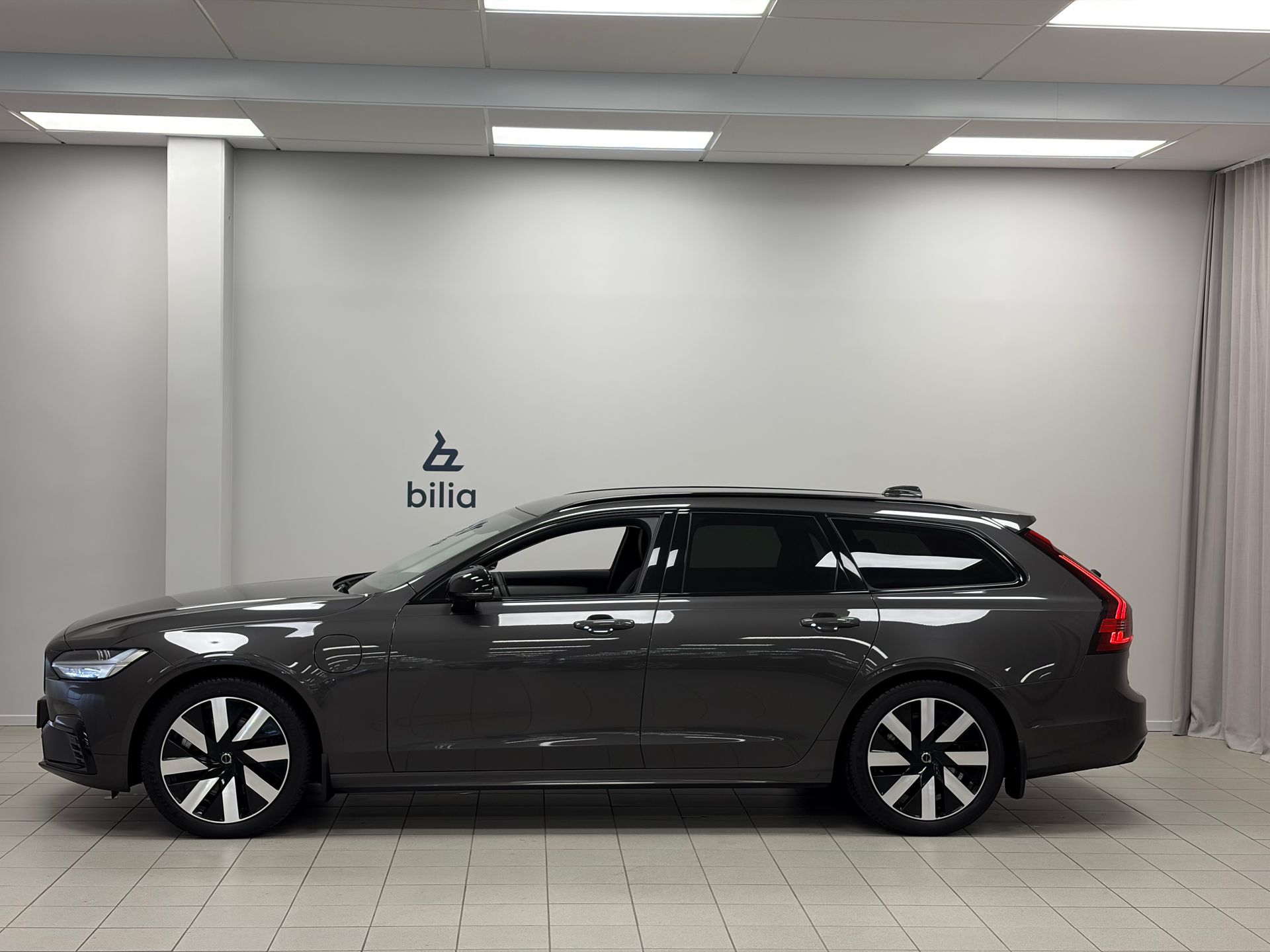 Volvo V90 T6 Plus Dark Nordic Edition 2025, bild 2/10