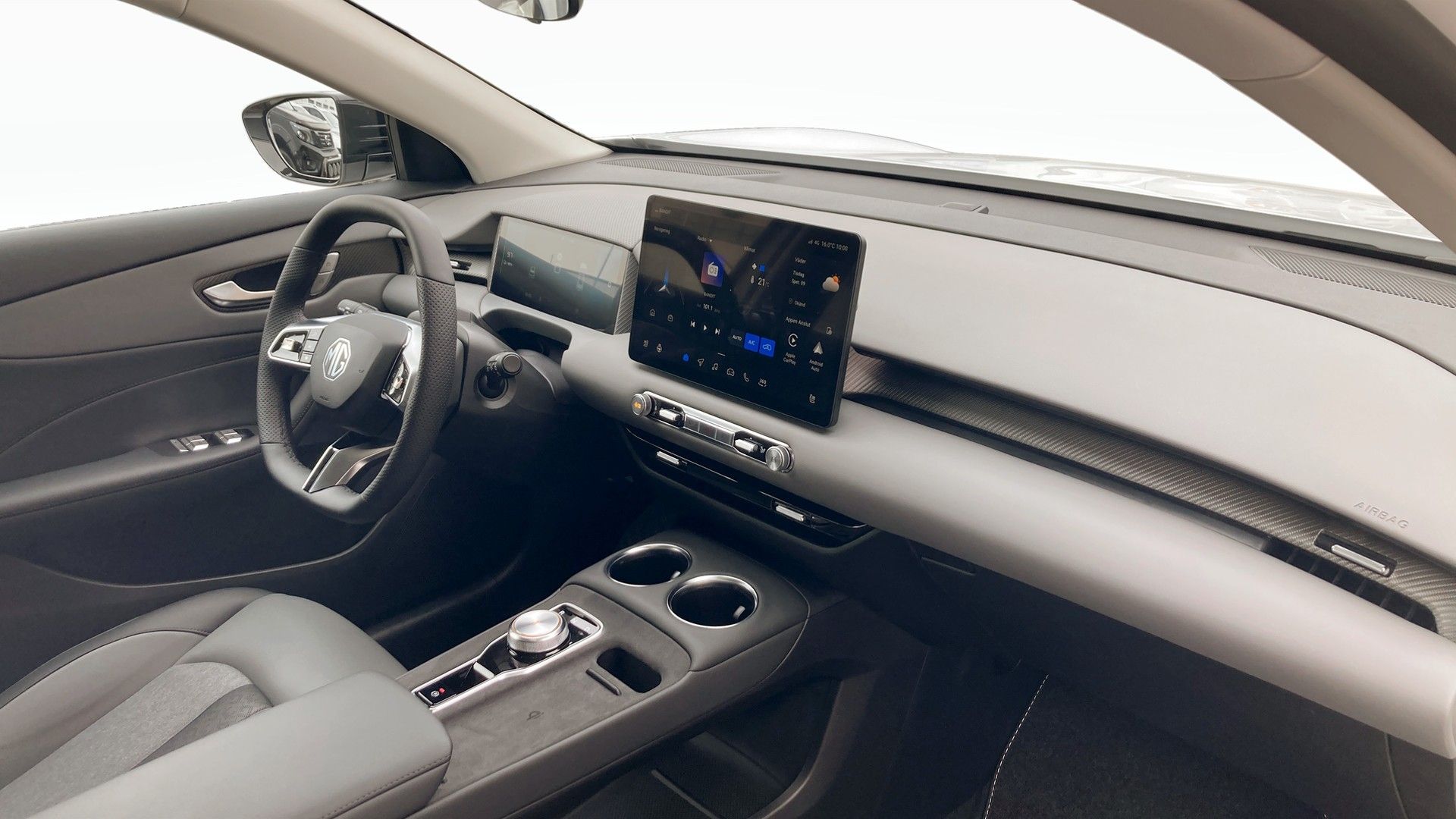 MG S5 EV Long Range 64 kWh, 231ps, 2025