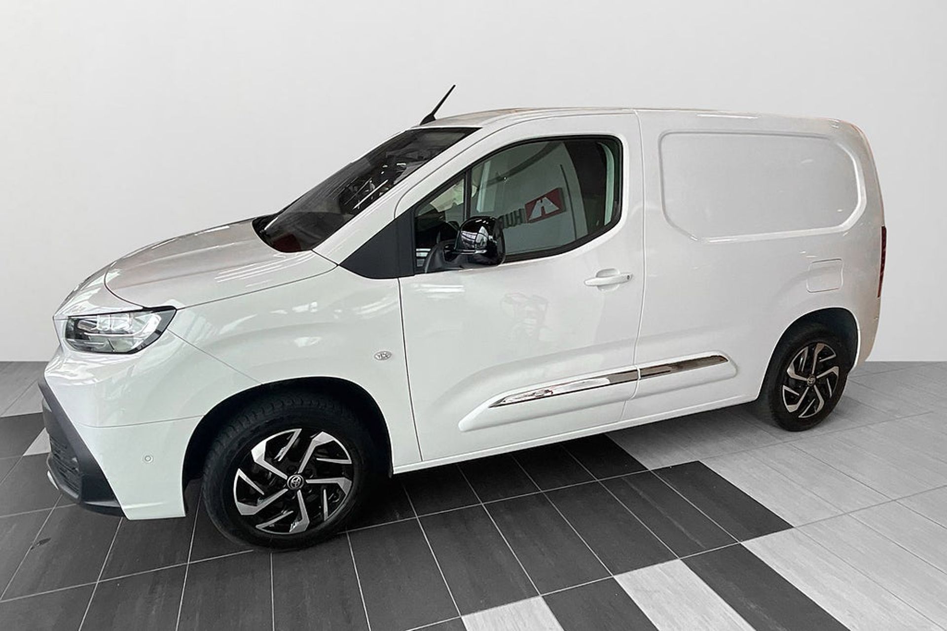 Toyota Proace City 2024, bild 2/10