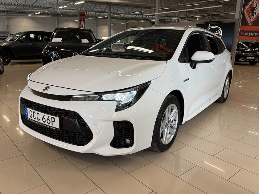 Bild 1 av Suzuki Swace Hybrid 1.8 VVT-i E-CVT 122 hk Endast 3737 mil