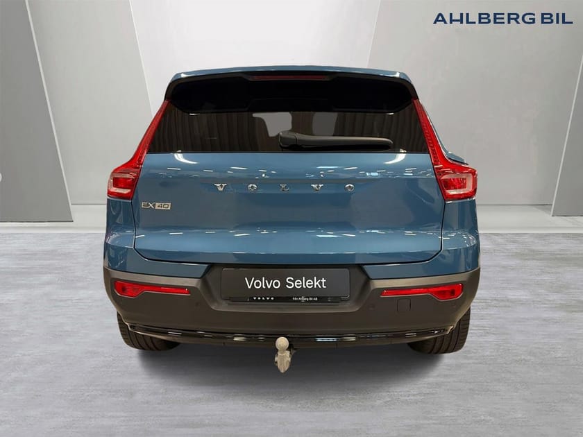 Bild 3 av Volvo EX40 Single Motor Extended Range R Core SE 🔵, Parkeringskamera 360, Tonade rutor, 19" mörk fälg, Dragkrok halvautomatisk