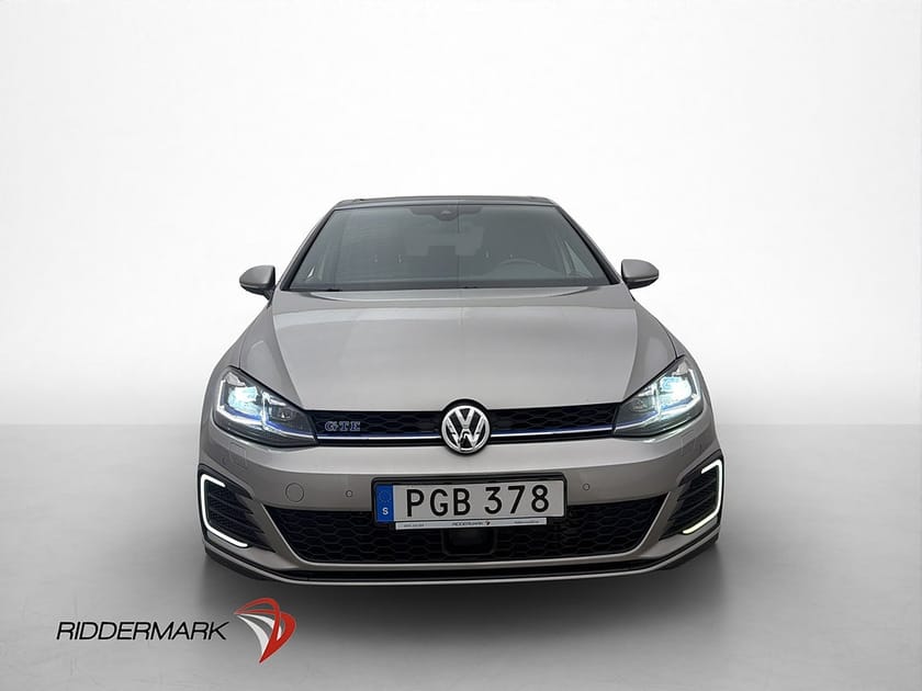 Bild 2 av Volkswagen Golf GTE 204hk Taklucka Värmare Navi P-Sensorer