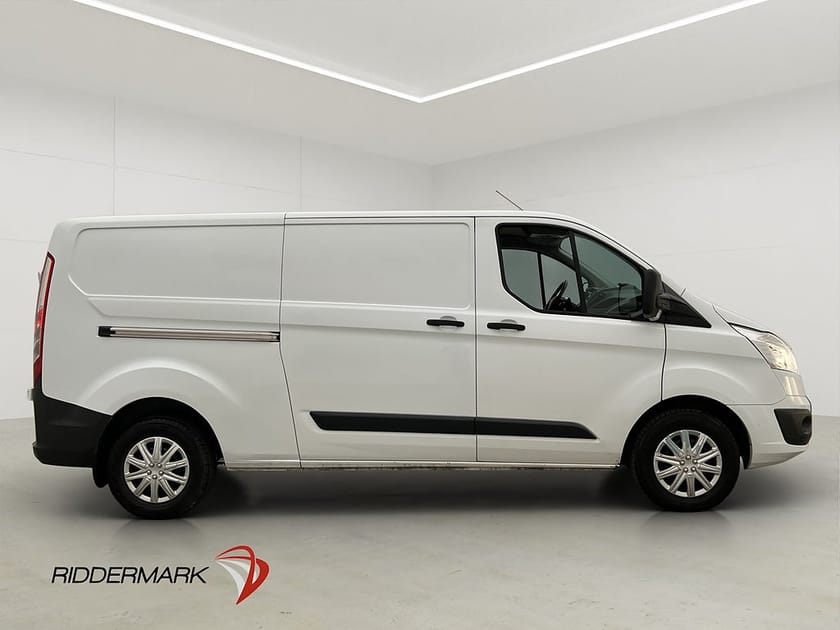 Bild 2 av Ford Transit Custom 290 transit-custom L2  Ny-Kamrem Värmare PDC Dragkrok Moms