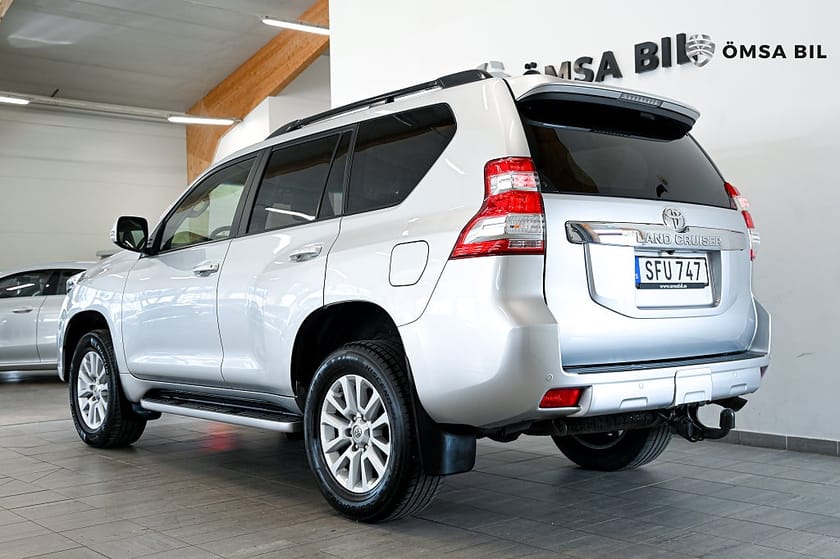 Bild 4 av Toyota Land Cruiser 2.8 D-4D 4WD 7-Sits Drag 177hk