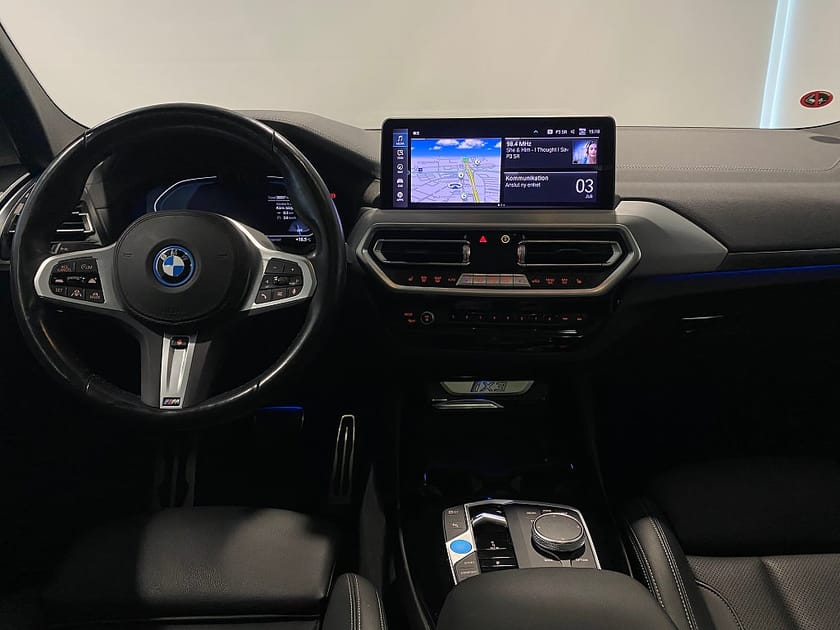 Bild 3 av BMW iX3 M-Sportpaket Assisted Driving