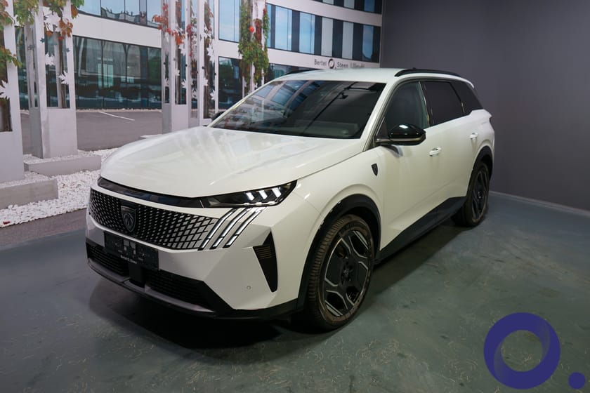 Bilde 3 av Peugeot E-5008 Dual Motor