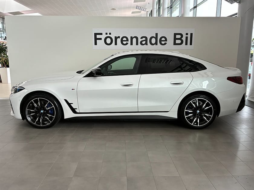 Bild 3 av BMW i4 M60 xDrive Gran Coupé 19" Comfort Access H/K Drag Rattvärme