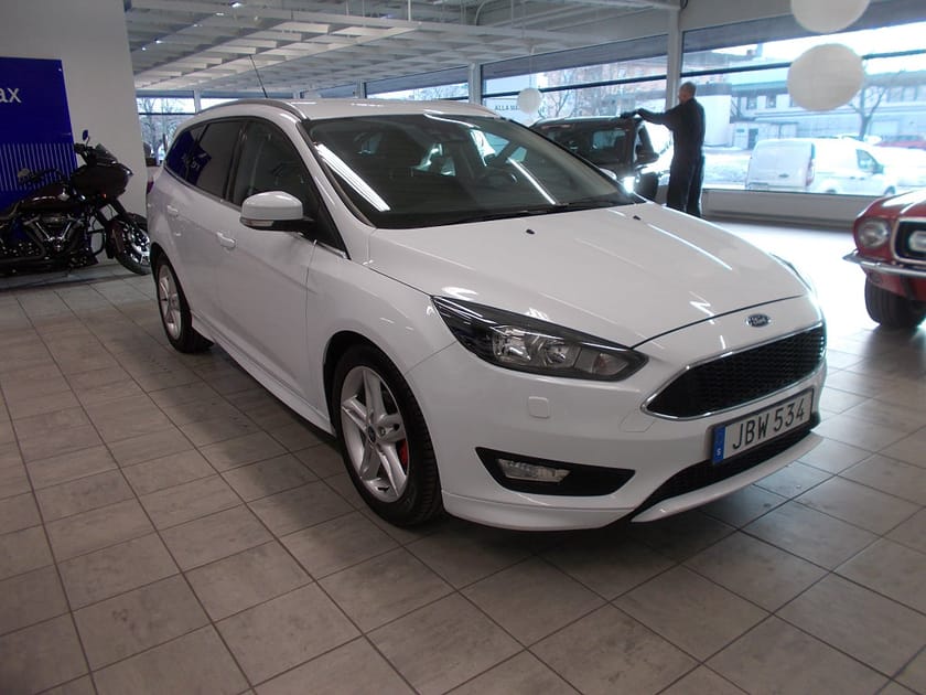 Bild 2 av Ford Focus Kombi ST-Line 125hk Kamrem bytt Låg skatt