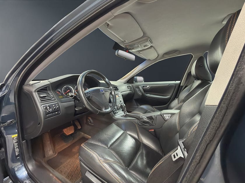 Bild 5 av Volvo S60 2.4/Ny servad/Skinn/Kamrem bytt