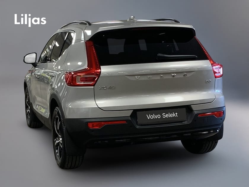 Bild 4 av Volvo XC40 B3 FWD Bensin Plus Dark//Drag//360-Kamera//