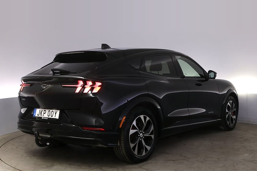 Bild 5 av Ford Mustang Mach-E Long Range AWD Teknik+ Pano 360 Drag