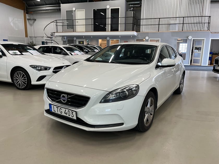 Bild 1 av Volvo V40 D2 Your Momentum (Värmare+drag) 2.99% Ränta