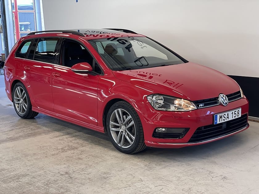 Bild 1 av Volkswagen Golf Sportscombi SC R-Line 1,4 TSI 150hk Panorama Drag Värmare