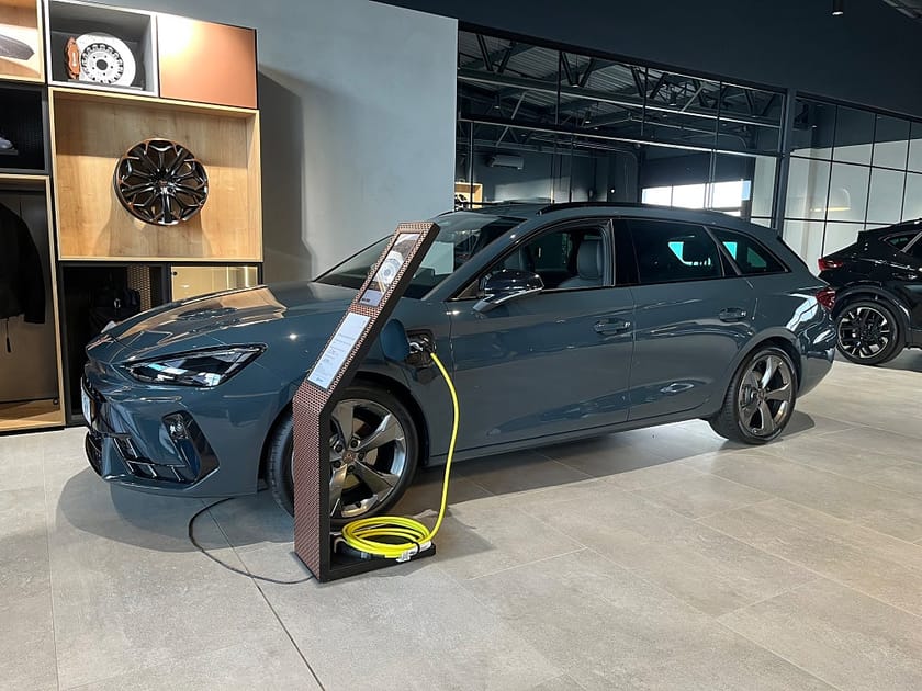 Bild 1 av CUPRA Leon Sportstourer e-Hybrid