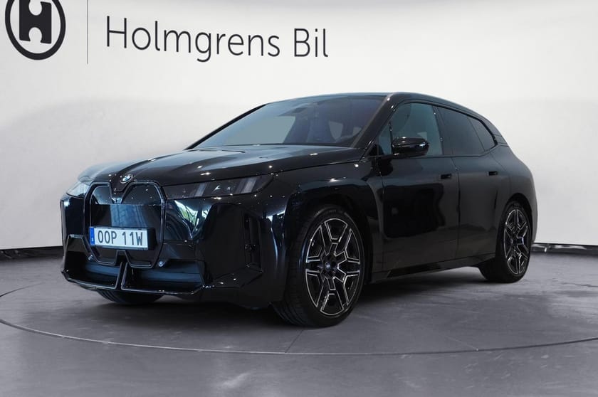Bild 1 av BMW iX xDrive60 M Sport Pro Supercharged Ed Drag DA Pro B W