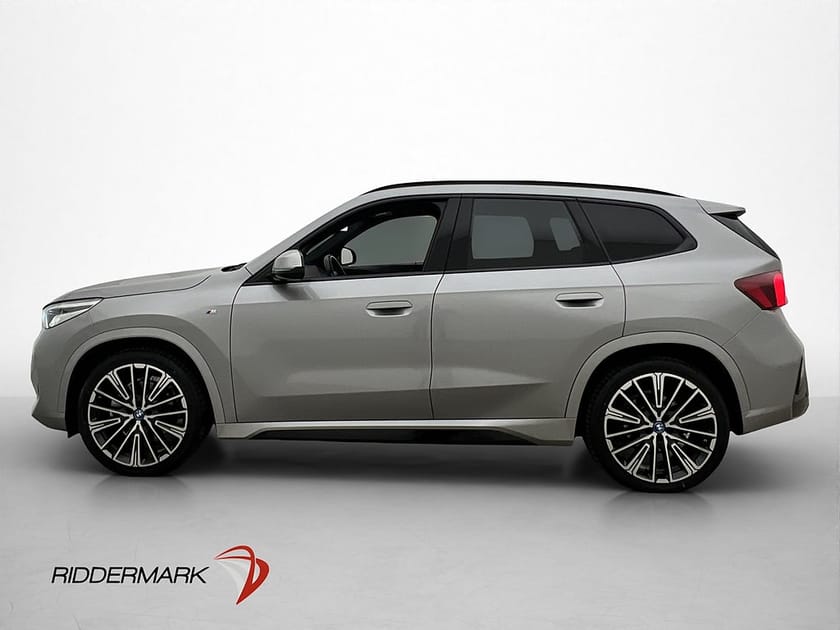 Bild 1 av BMW iX1 xDrive30 M Sport Edition Pano h/k Drag En ägare 306hk