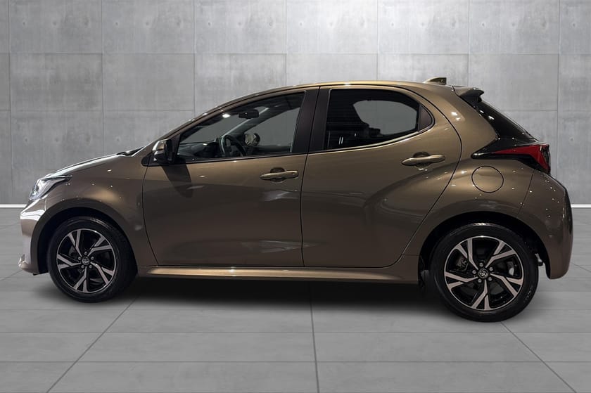 Bilde 2 av Toyota Yaris Hybrid 115 Active Tech/Hybrid/R.Kamera/Carplay/Android auto/ACC