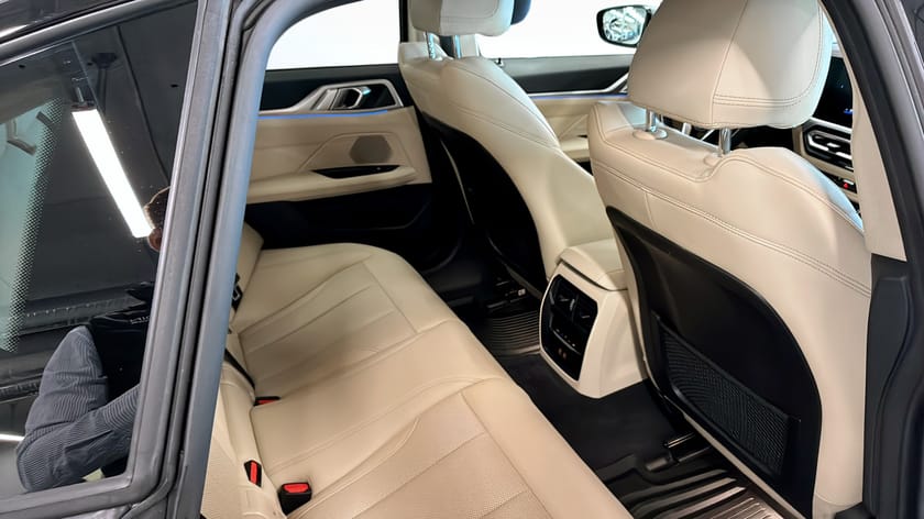 Bild 5 av BMW i4 eDrive40 Gran Coupé Parking Assist+ Rattvärme 360 Kamera Tonade Rutor