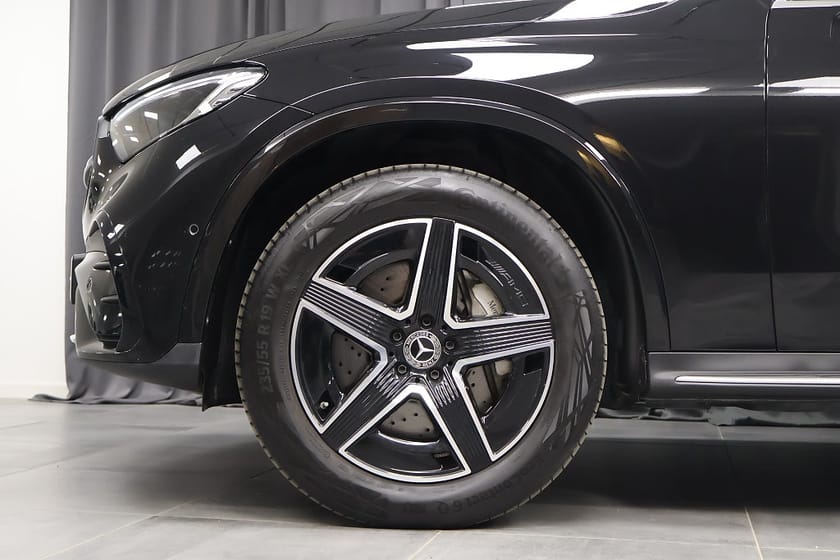 Bild 5 av Mercedes-Benz GLC 300 e 4MATIC AMG AIRMATIC Burmester Pano Drag LED MOMS