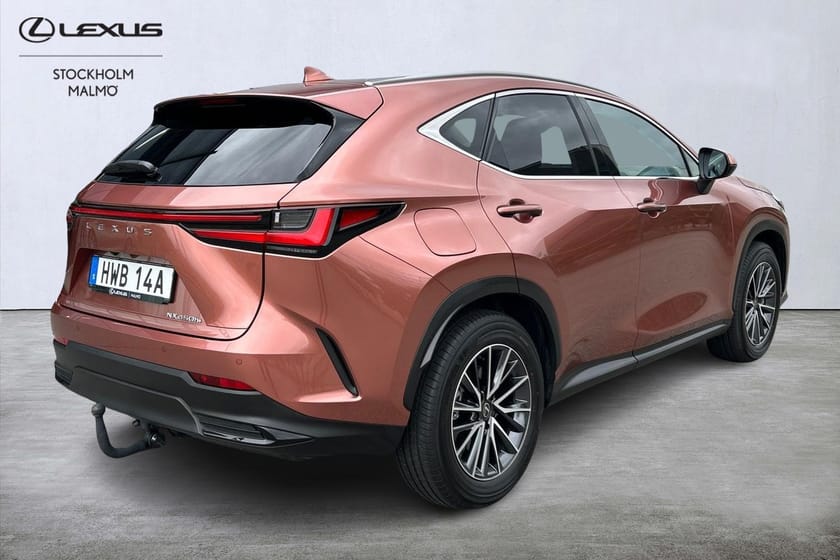 Bild 4 av Lexus NX 450h+ Business Plus AWD Drag Skinn P-värmare Backkamera Navi