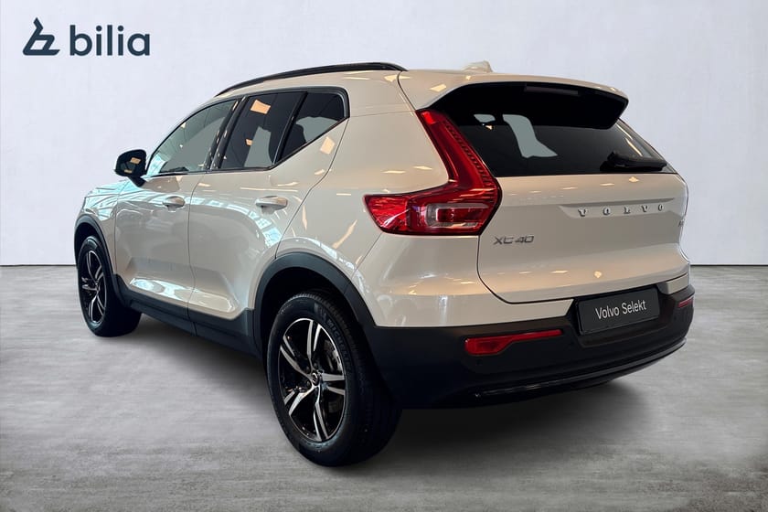 Bild 2 av Volvo XC40 B3 FWD Bensin Plus Dark