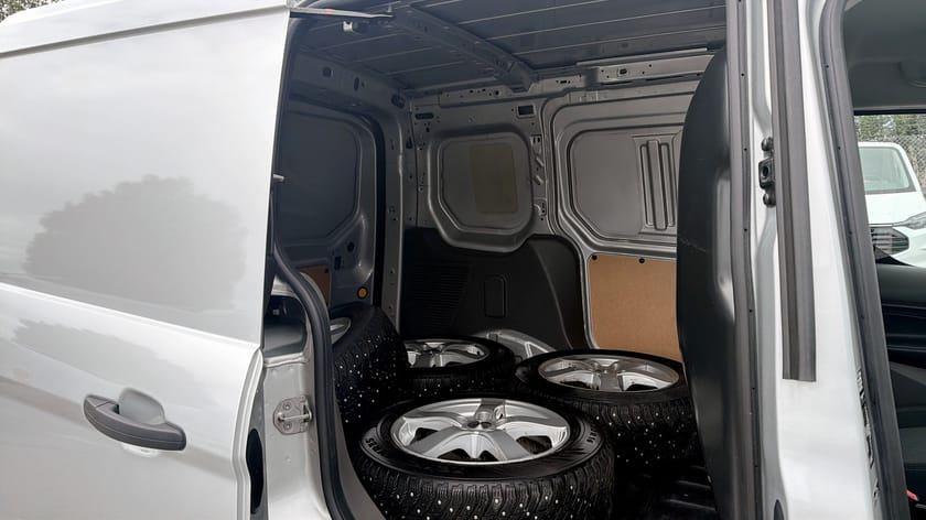 Bild 5 av Ford Transit Connect 240 L1 trend 100HK Automat/ Drag  v408 mca 2023 25my skap l1 trend hp