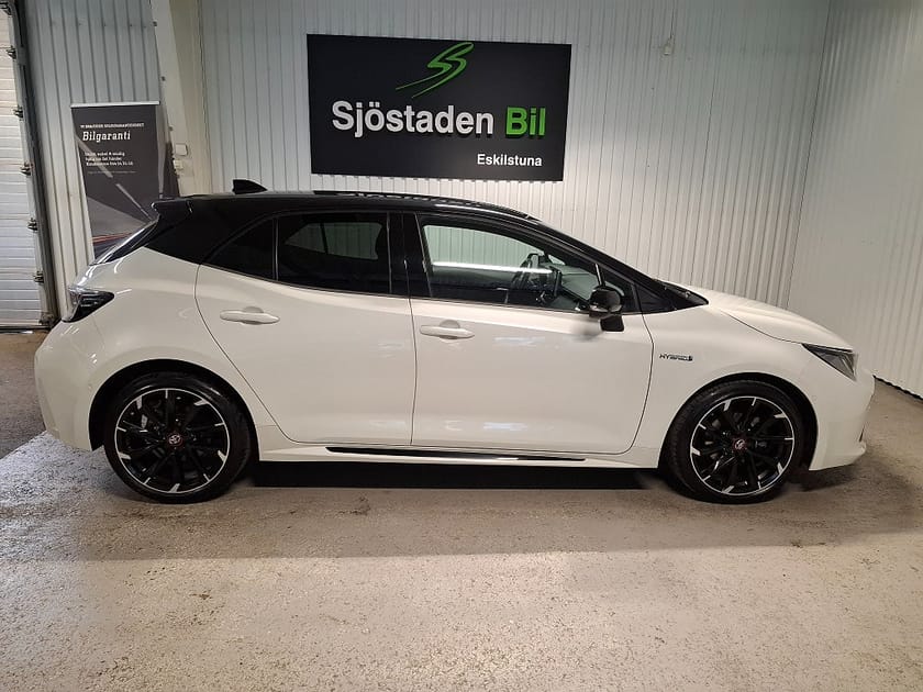 Bild 4 av Toyota Corolla Hybrid e-CVT GR SPORT Led HUD Dig Mät Adap Farth GPS