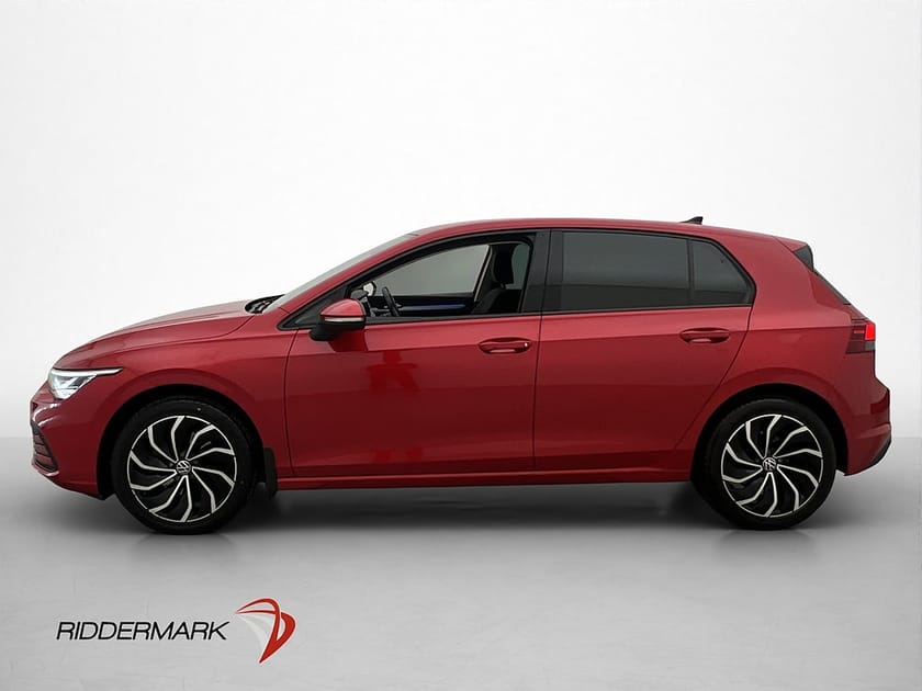 Bild 4 av Volkswagen Golf 1.0 eTSI Carplay Navi Ambiente Kamera Drag