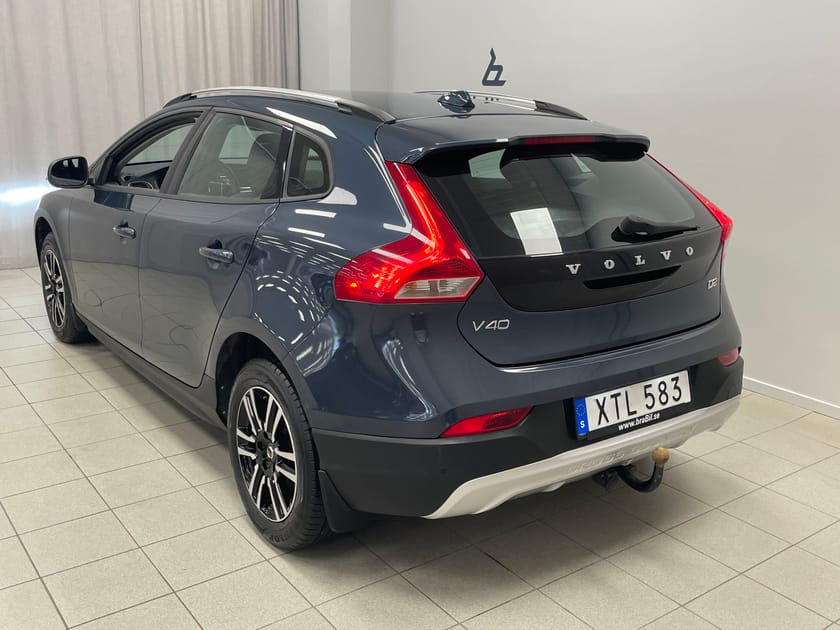 Bild 3 av Volvo V40 Cross Country D2 Business Advanced | Klimatpaket | Drag |