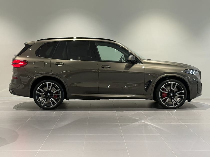 Bild 3 av BMW X5 xDrive50e M Sport Pro Drag Panorama Innovation 22"