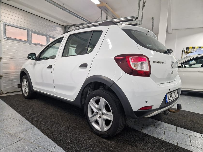 Bild 4 av Dacia Sandero Stepway 0.9 TCe Euro 5 90 hk Drag Nybytt kamkedja