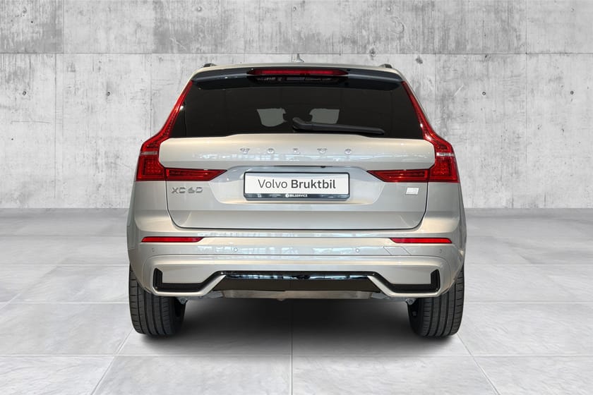 Bilde 5 av Volvo XC60 T6 R-Design-Pano-Ryggekamera-Hf-Navi-Sub-Voc-H&K