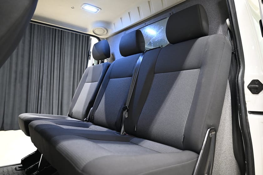Bild 3 av Volkswagen Transporter Kombi 4Motion 150HK L2|5-Sits|Dubbeldörr|Inredd|SeUtr!!